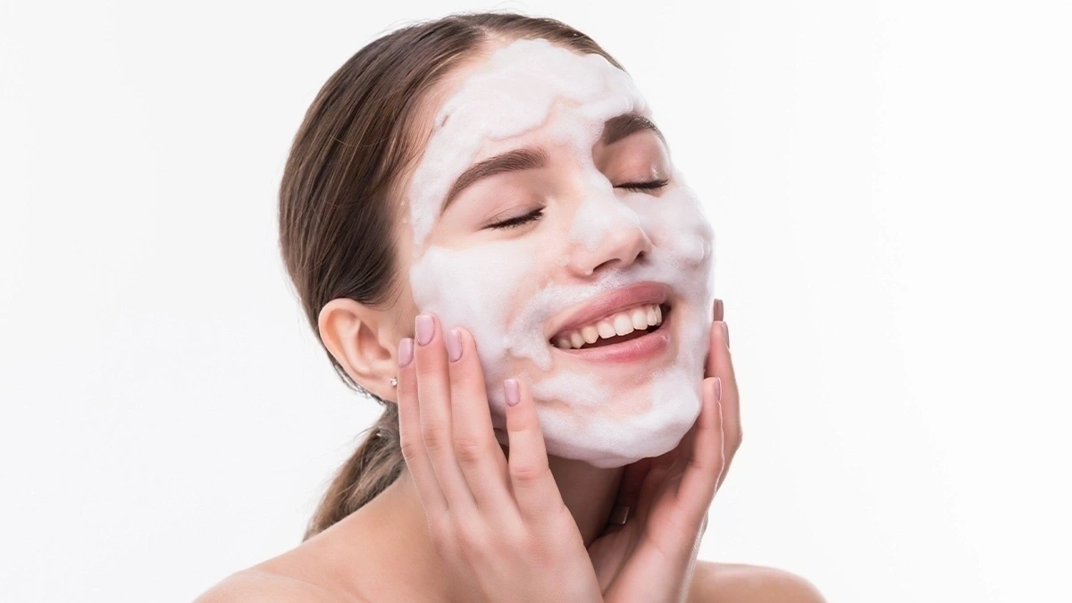 بهترین شوینده صورت برای پوست خشک ایرانی و خارجی