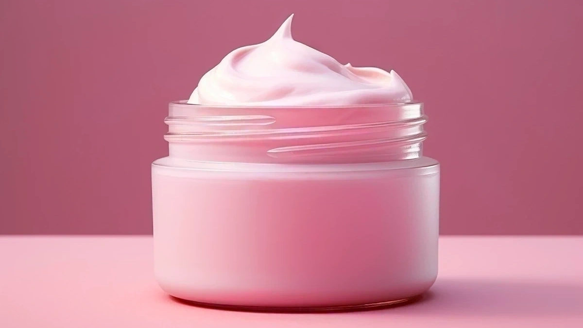 با بهترین کرم های آبرسان پوست چرب آشنا شوید