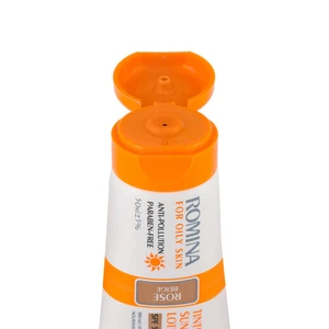 لوسیون ضد آفتاب رنگی رومینا SPF50 پوست چرب 50 میلی لیتر